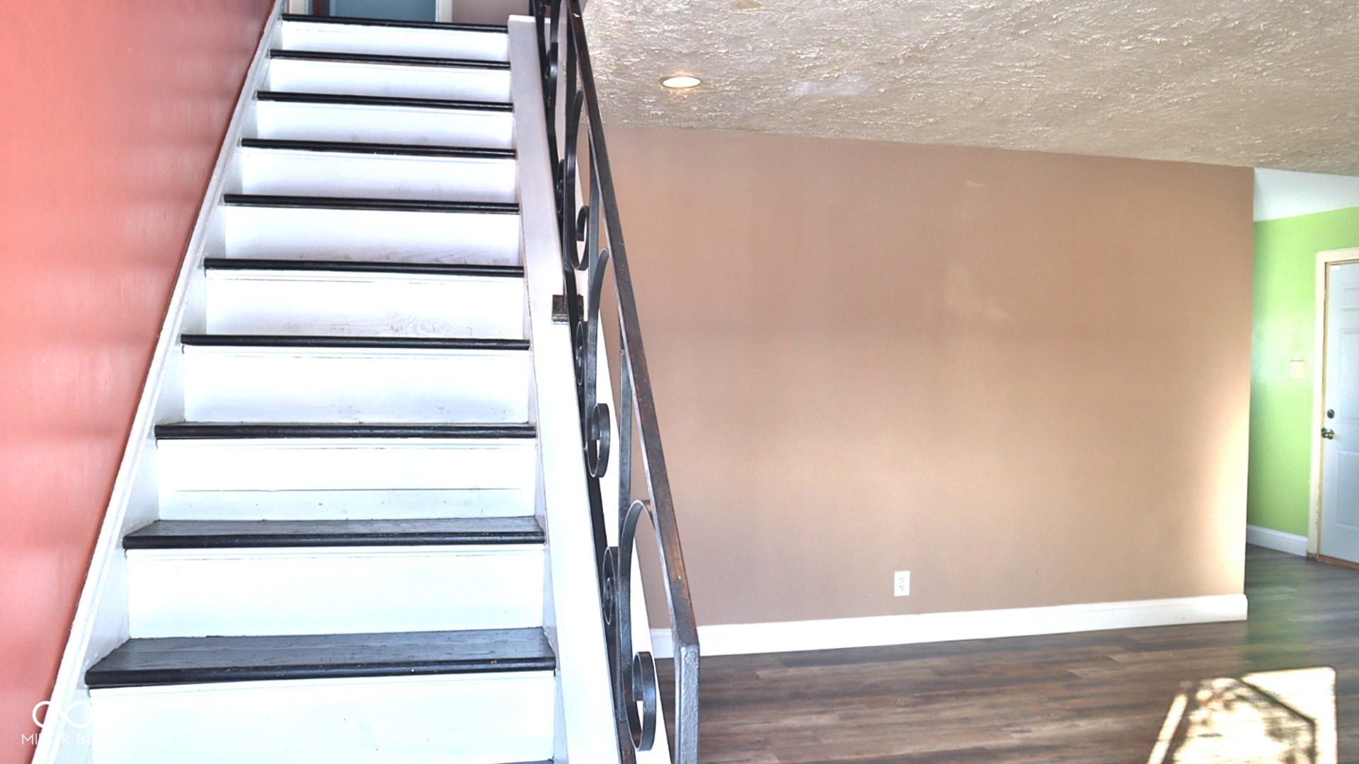6134 Marilyn Road Indianapolis, IN 46226 - Photo 4 of 29