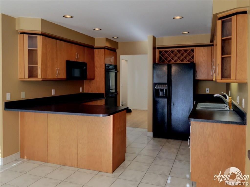 2565 Brilliance Rochester Hills, MI 48309 - Photo 15 of 63