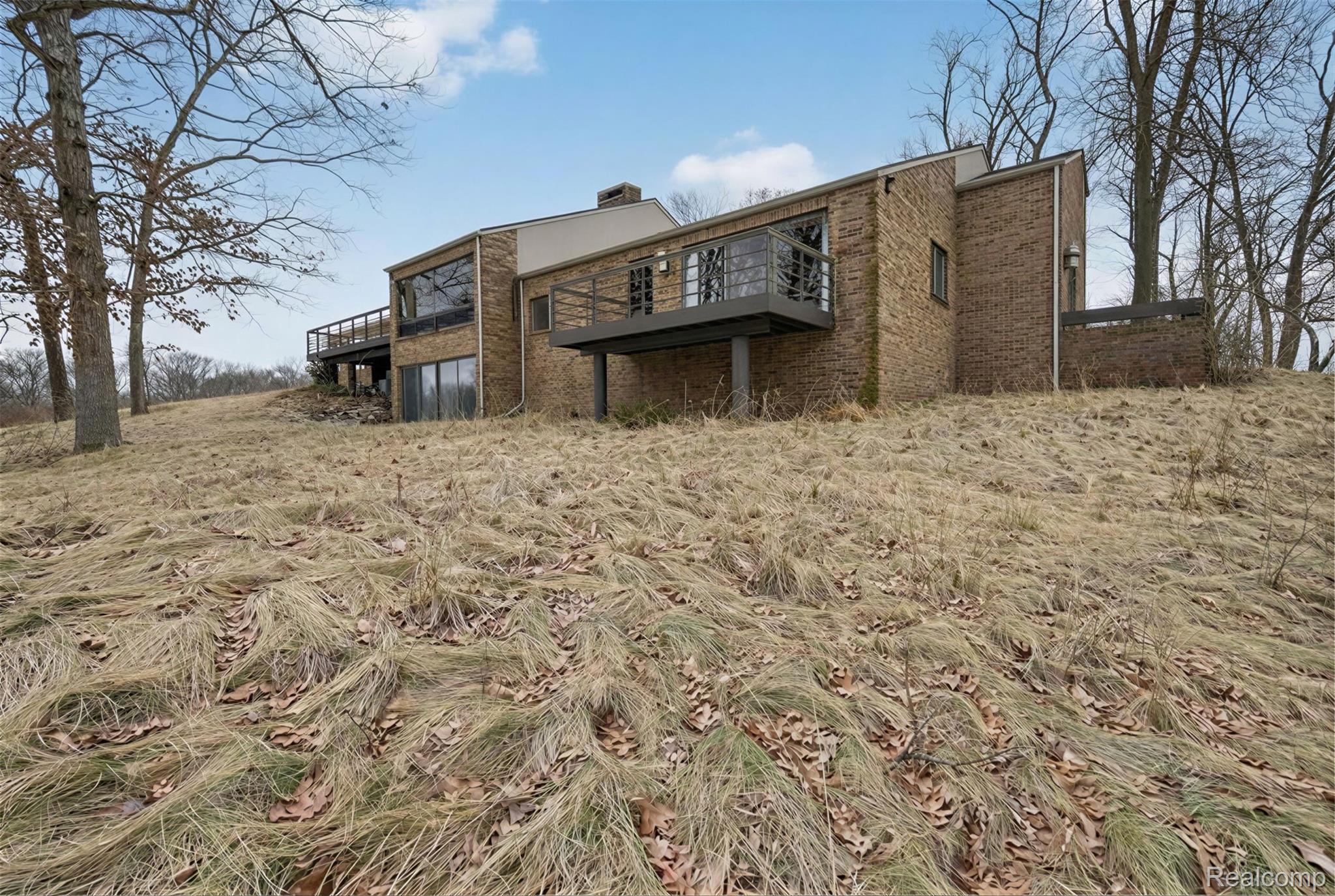 2551 Patterson Lk Road Pinckney, MI 48169 - Photo 15 of 95 Exterior