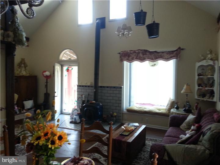 427 County Line Road Huntingdon Valley, PA 19006 - Photo 2 of 11 Gallery Image 2