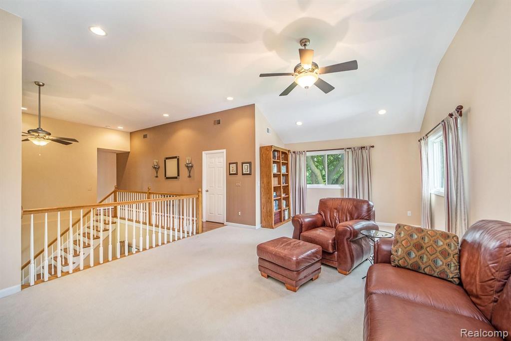2252 Devonshire Road Bloomfield Hills, MI 48302 - Photo 22 of 40