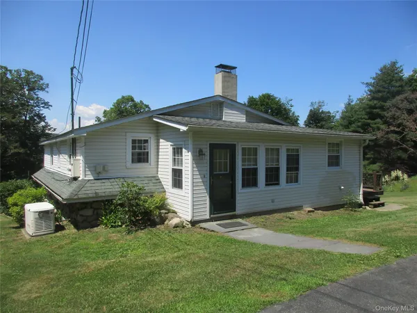 $1,950 | 44 1/2 Academy Avenue, Sparrowbush, NY 12780