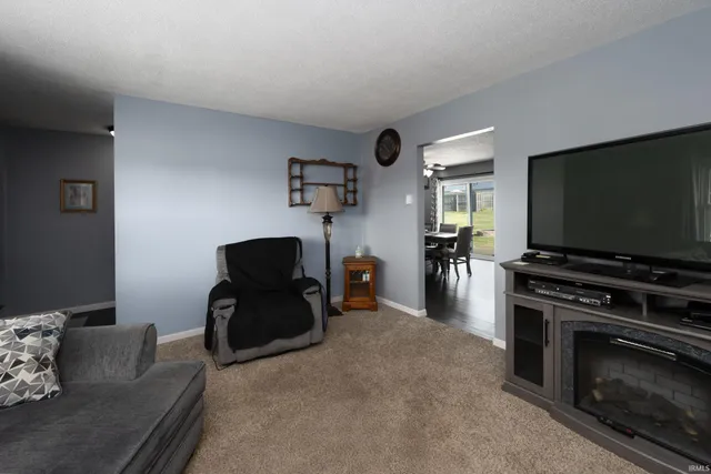 $202,900 | 9611 Lima Road, Fort Wayne, IN 46818