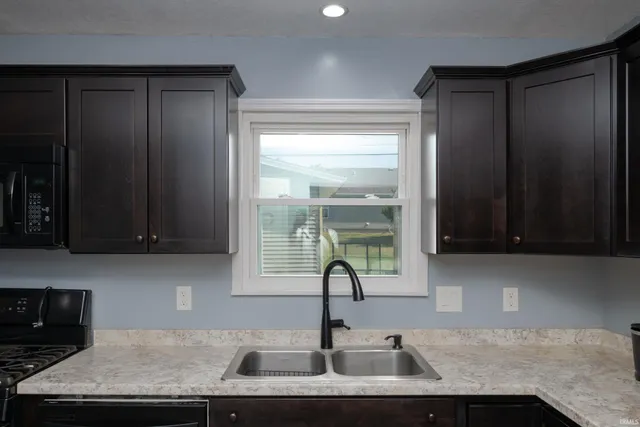 $202,900 | 9611 Lima Road, Fort Wayne, IN 46818