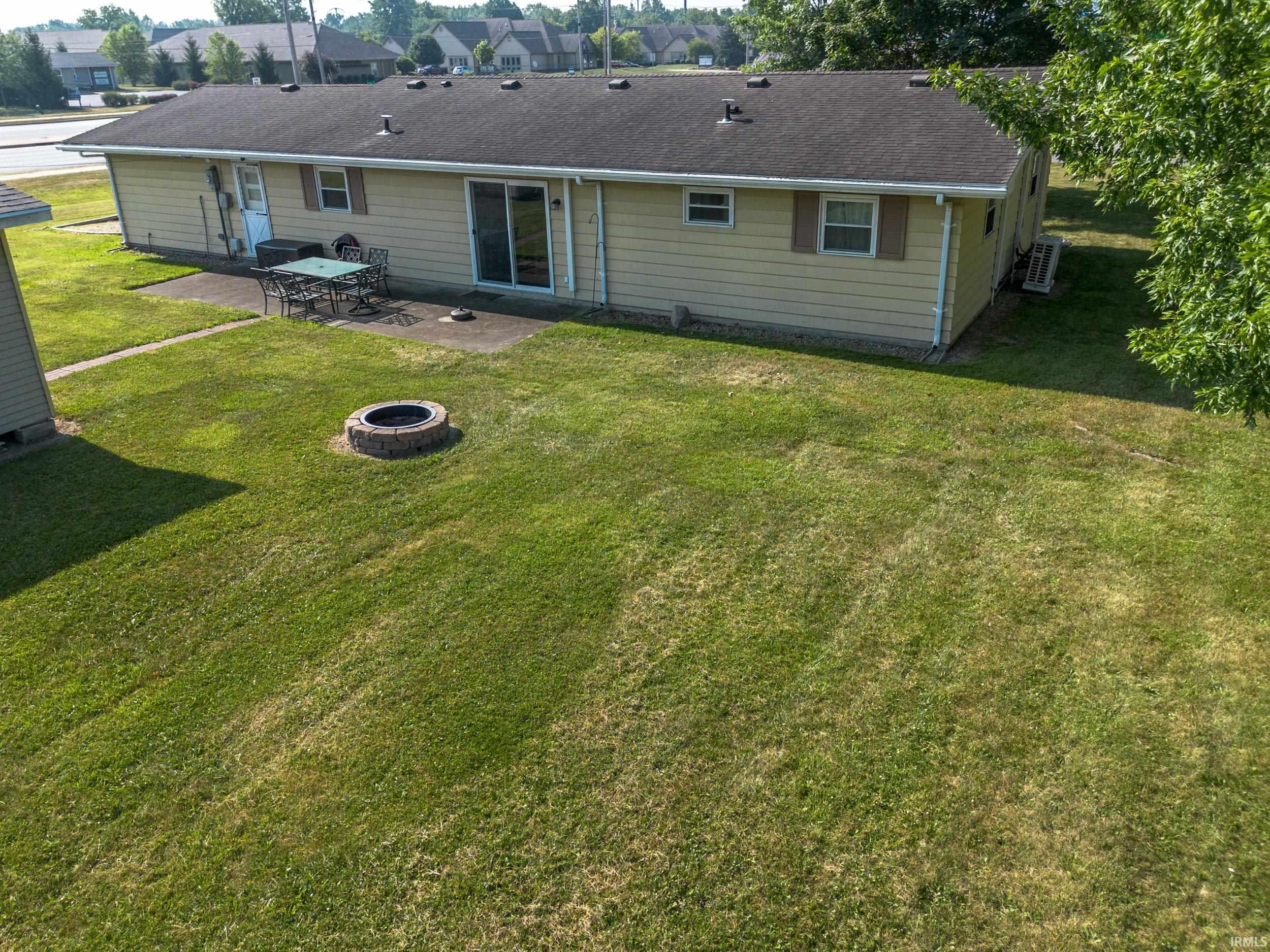 9611 Lima Road Fort Wayne, IN 46818 - Photo 3 of 26