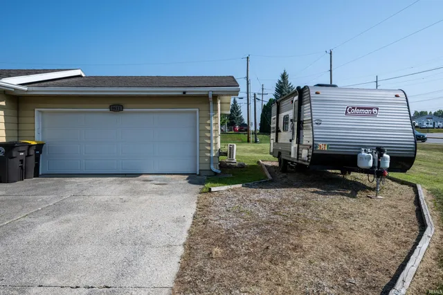 $202,900 | 9611 Lima Road, Fort Wayne, IN 46818