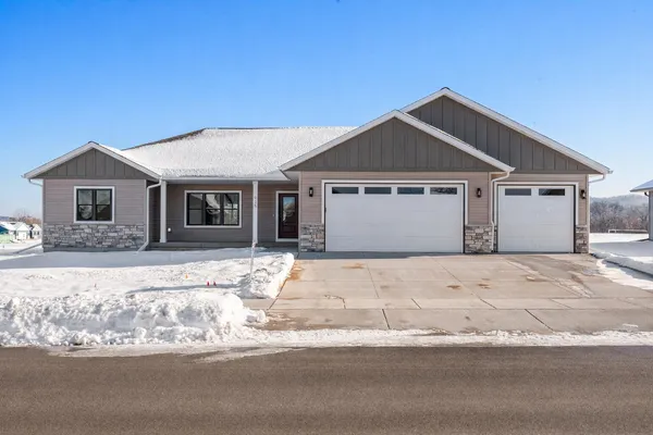 $485,000 | 935 Crockett Drive, Holmen, WI 54636