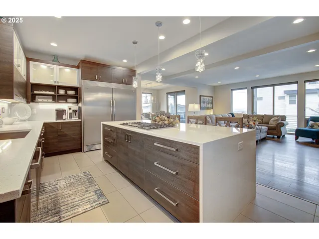 $1,250,000 | 1902 North 18th Court, Washougal, WA 98671