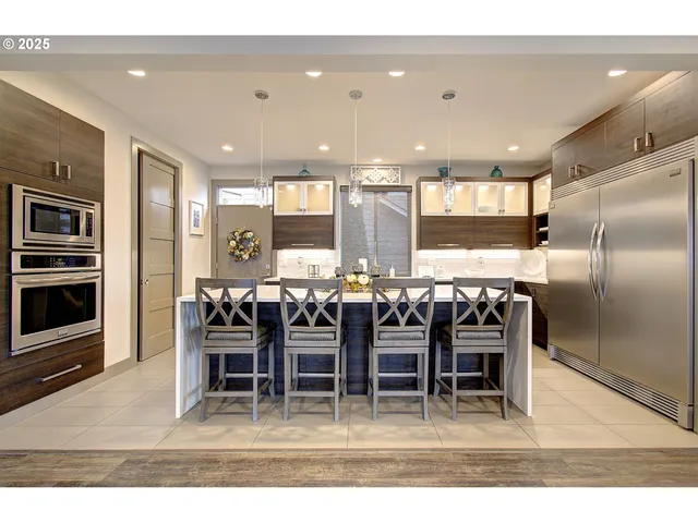 $1,250,000 | 1902 North 18th Court, Washougal, WA 98671