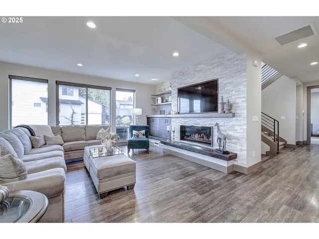 $1,250,000 | 1902 North 18th Court, Washougal, WA 98671