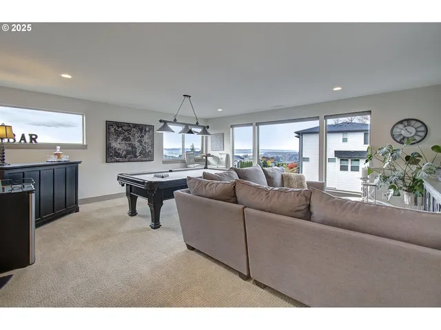 $1,250,000 | 1902 North 18th Court, Washougal, WA 98671