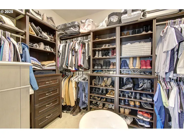 $1,250,000 | 1902 North 18th Court, Washougal, WA 98671