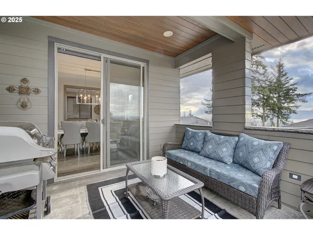 $1,250,000 | 1902 North 18th Court, Washougal, WA 98671