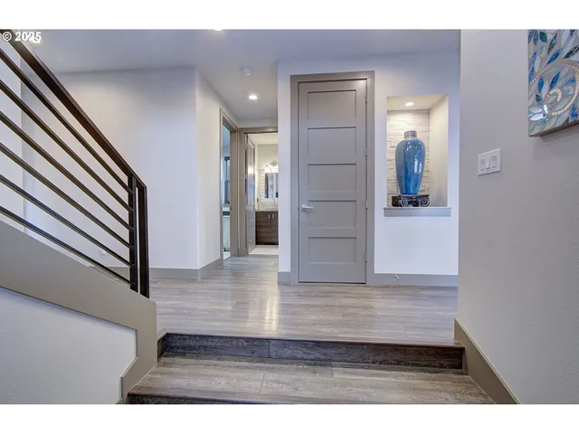 $1,250,000 | 1902 North 18th Court, Washougal, WA 98671