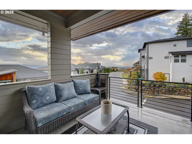 $1,250,000 | 1902 North 18th Court, Washougal, WA 98671