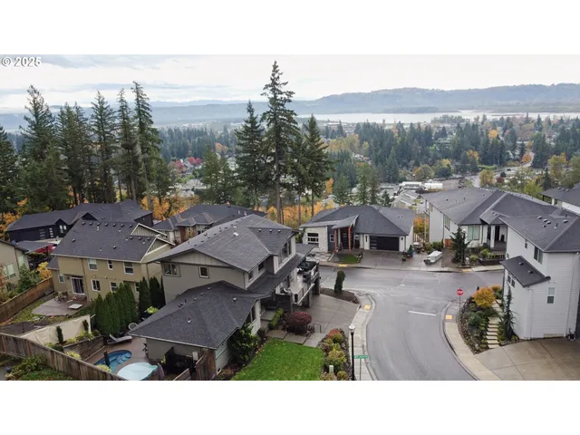 $1,250,000 | 1902 North 18th Court, Washougal, WA 98671