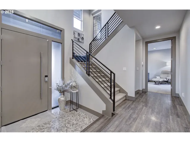 $1,250,000 | 1902 North 18th Court, Washougal, WA 98671