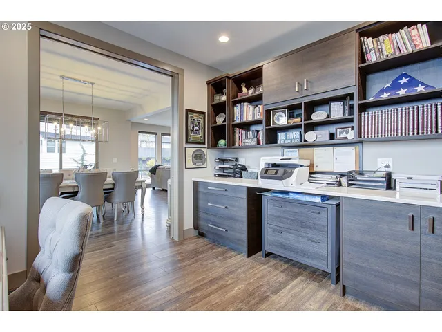 $1,250,000 | 1902 North 18th Court, Washougal, WA 98671