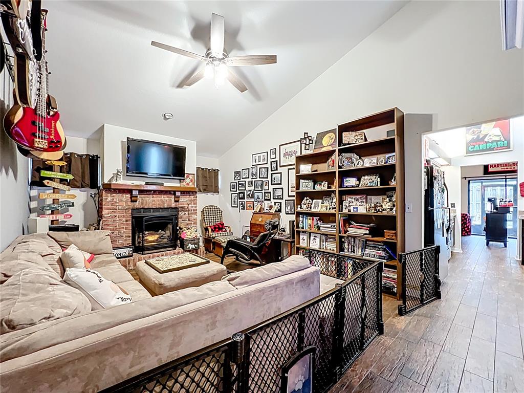 1876 Springbush Lane Clearwater, FL 33763 - Photo 14 of 40