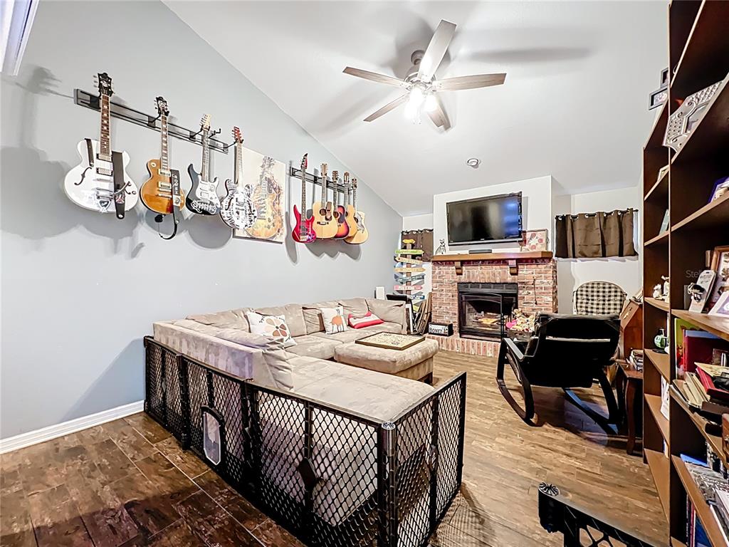 1876 Springbush Lane Clearwater, FL 33763 - Photo 15 of 40