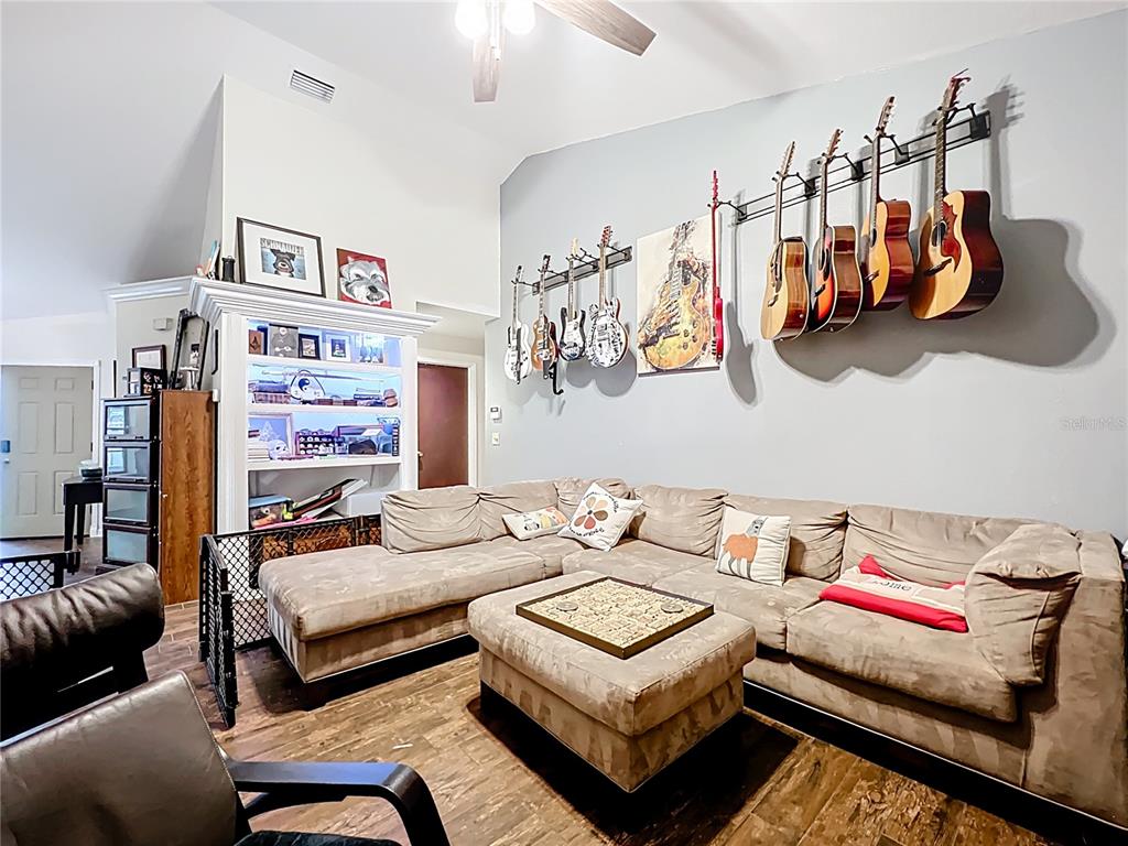 1876 Springbush Lane Clearwater, FL 33763 - Photo 16 of 40