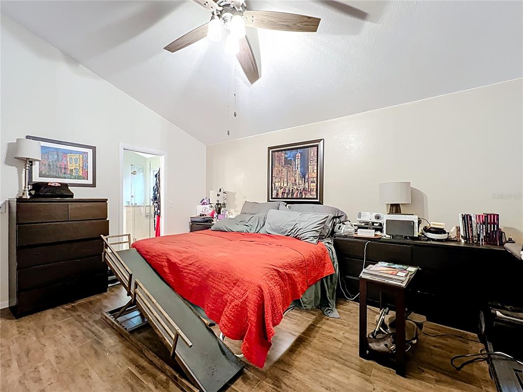 1876 Springbush Lane Clearwater, FL 33763 - Photo 25 of 40