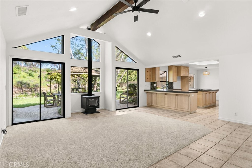19 Sycamore Valley Road Chico, CA 95973 - Photo 4 of 53 Vaulted ceilings