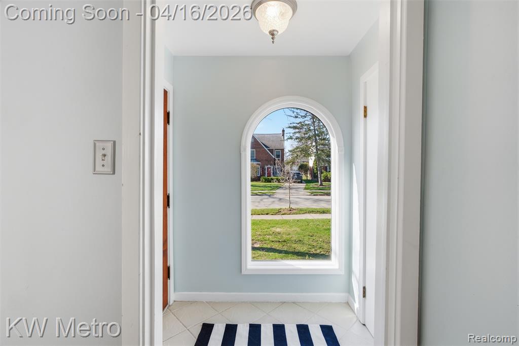 1936 Dorothea Road Berkley, MI 48072 - Photo 4 of 34 Gallery Image 4
