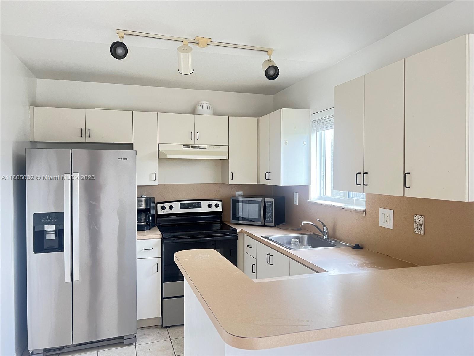 3390 Northeast 9th Street, Unit 201 Homestead, FL 33033 - Photo 2 of 11