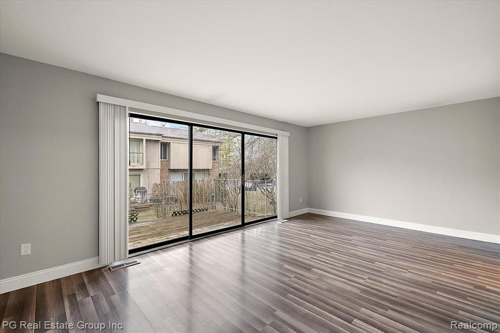 1432 Oakbrook Rochester Hills Rochester, MI 48307 - Photo 13 of 34