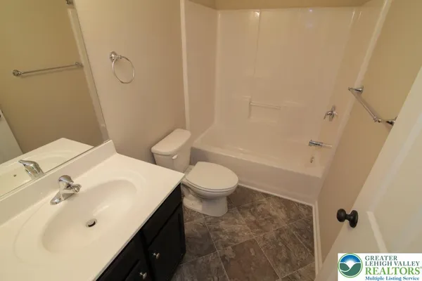 $2,400 | 617 Linden Street, Coopersburg, PA 18036