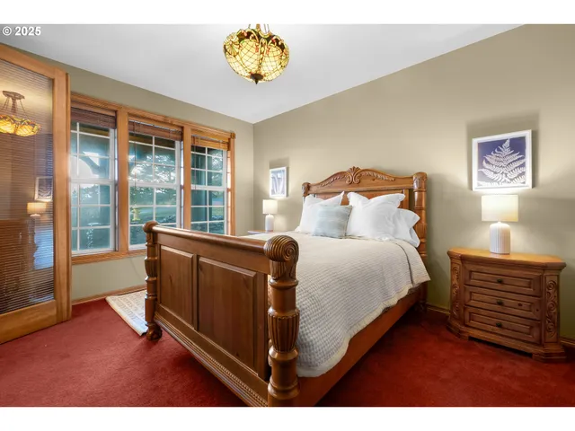 $2,175,000 | 747 Oak Street, Cannon Beach, OR 97110