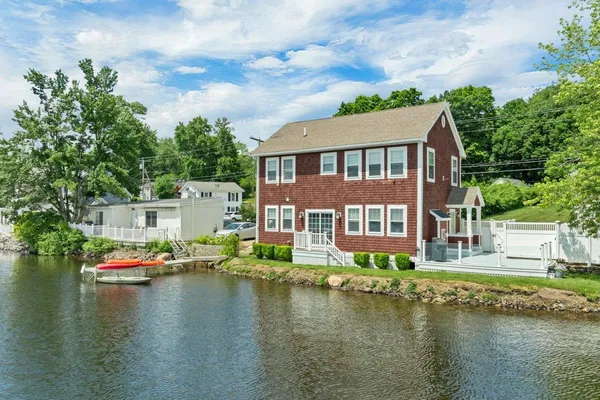 $895,000 | 35 North Shore Road, Derry, NH 03038