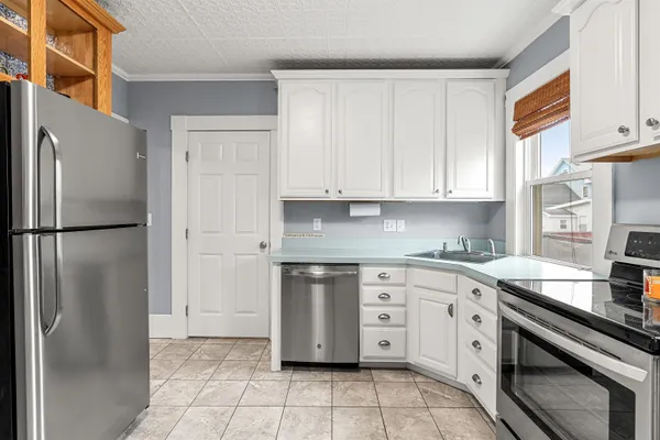 $475,000 | 5 Arlington Avenue, Nashua, NH 03060