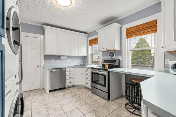 $475,000 | 5 Arlington Avenue, Nashua, NH 03060
