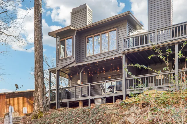 a view of a outdoor space with seating area