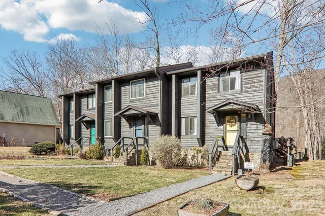 $439,000 | 129 Riverside Villa Drive, Maggie Valley, NC 28751
