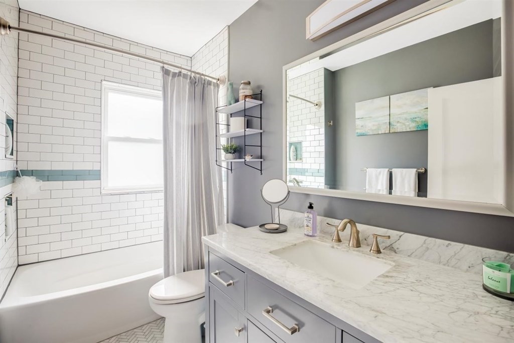 98-1 Wellsmere Road, Unit 1 Boston, MA 02131 - Photo 8 of 35 Gallery Image 8
