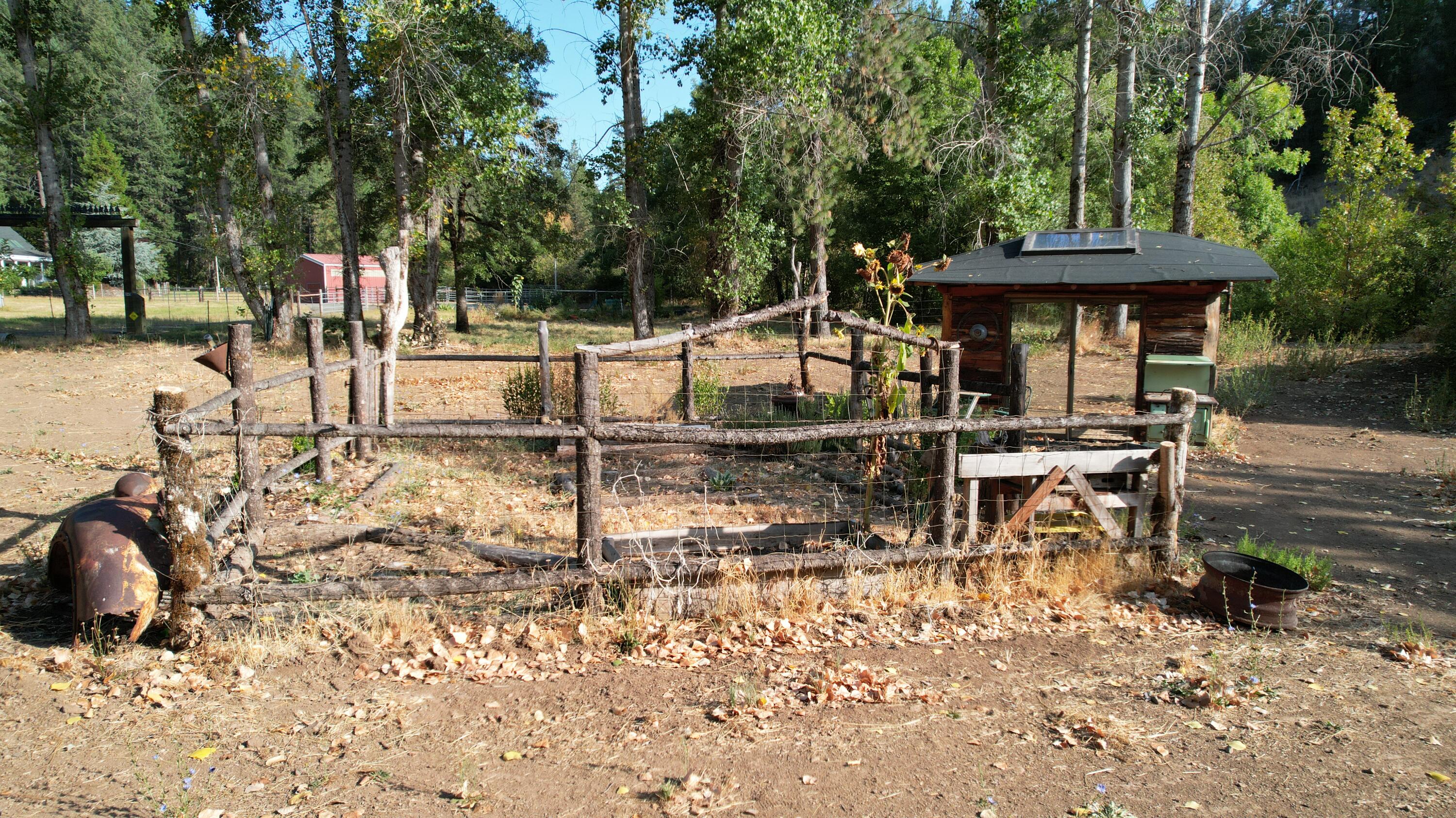 321 Taylor Road Trail, OR 97541 - Photo 4 of 56 Garden
