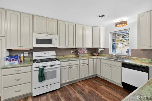 $325,000 | 107 Little Hill Court, Ballwin, MO 63011