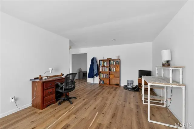 $325,000 | 107 Little Hill Court, Ballwin, MO 63011