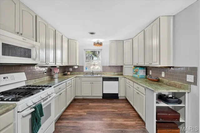 $325,000 | 107 Little Hill Court, Ballwin, MO 63011