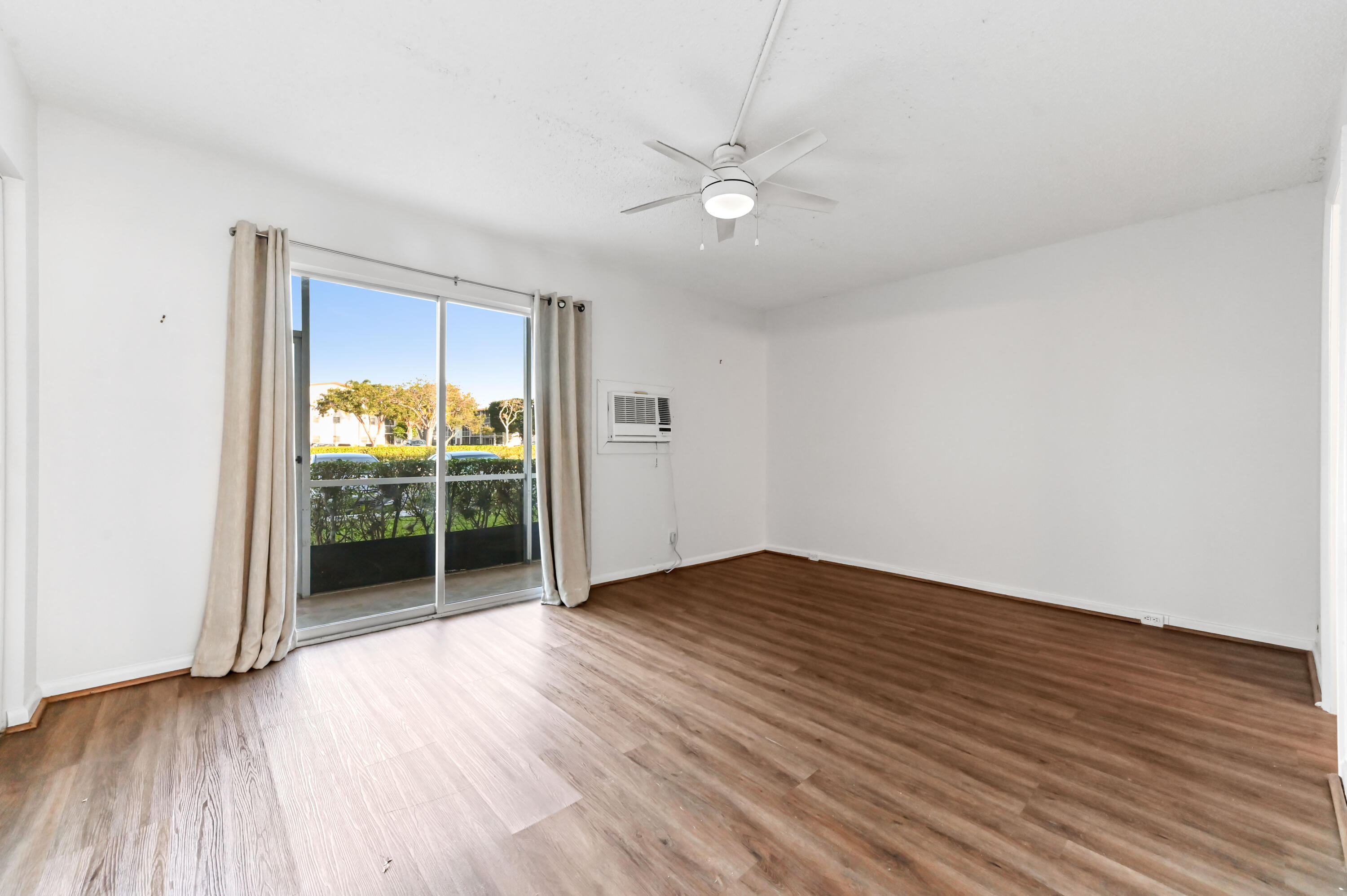 135 Brighton Drive, Unit D Boca Raton, FL 33434 - Photo 12 of 25 14 bedroom 01