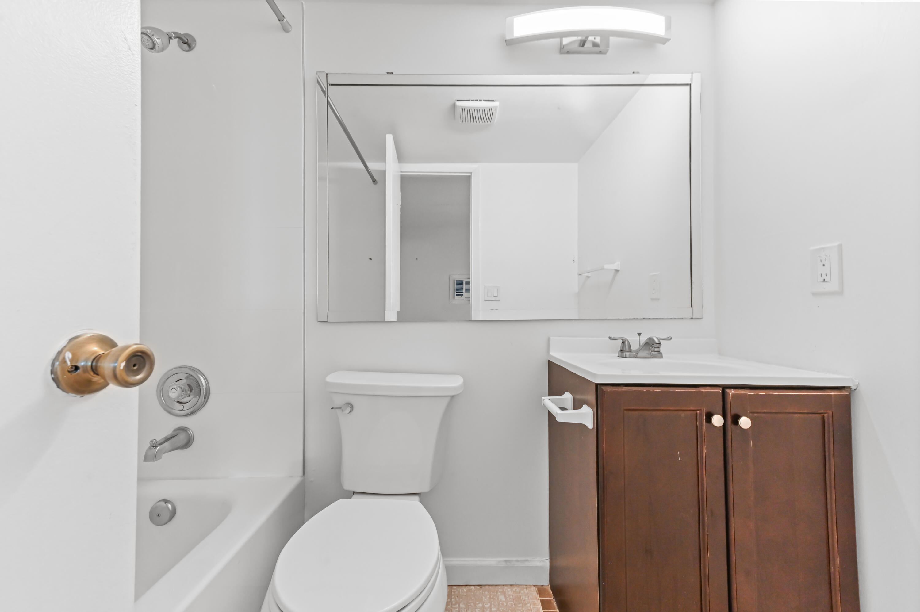 135 Brighton Drive, Unit D Boca Raton, FL 33434 - Photo 14 of 25 16 bathroom 01