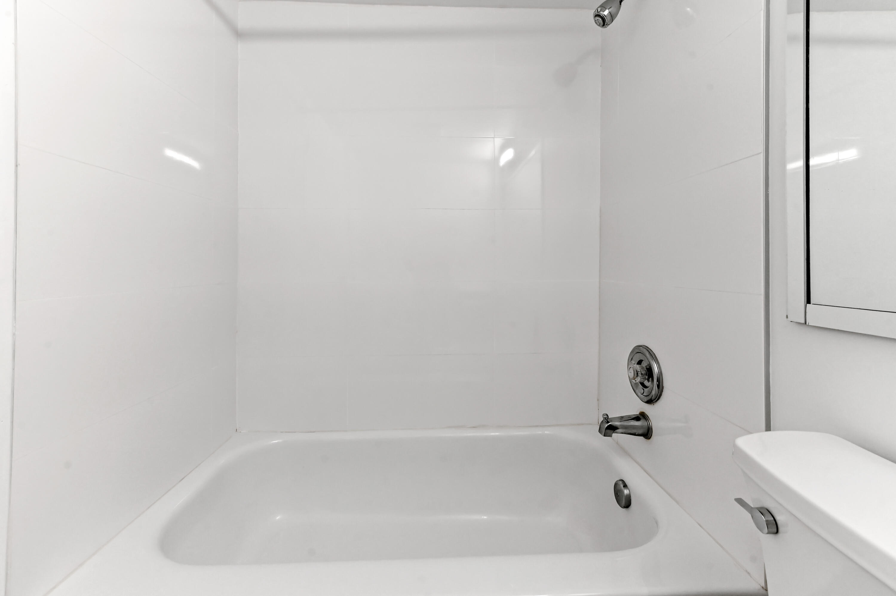 135 Brighton Drive, Unit D Boca Raton, FL 33434 - Photo 15 of 25 17 bathroom 02
