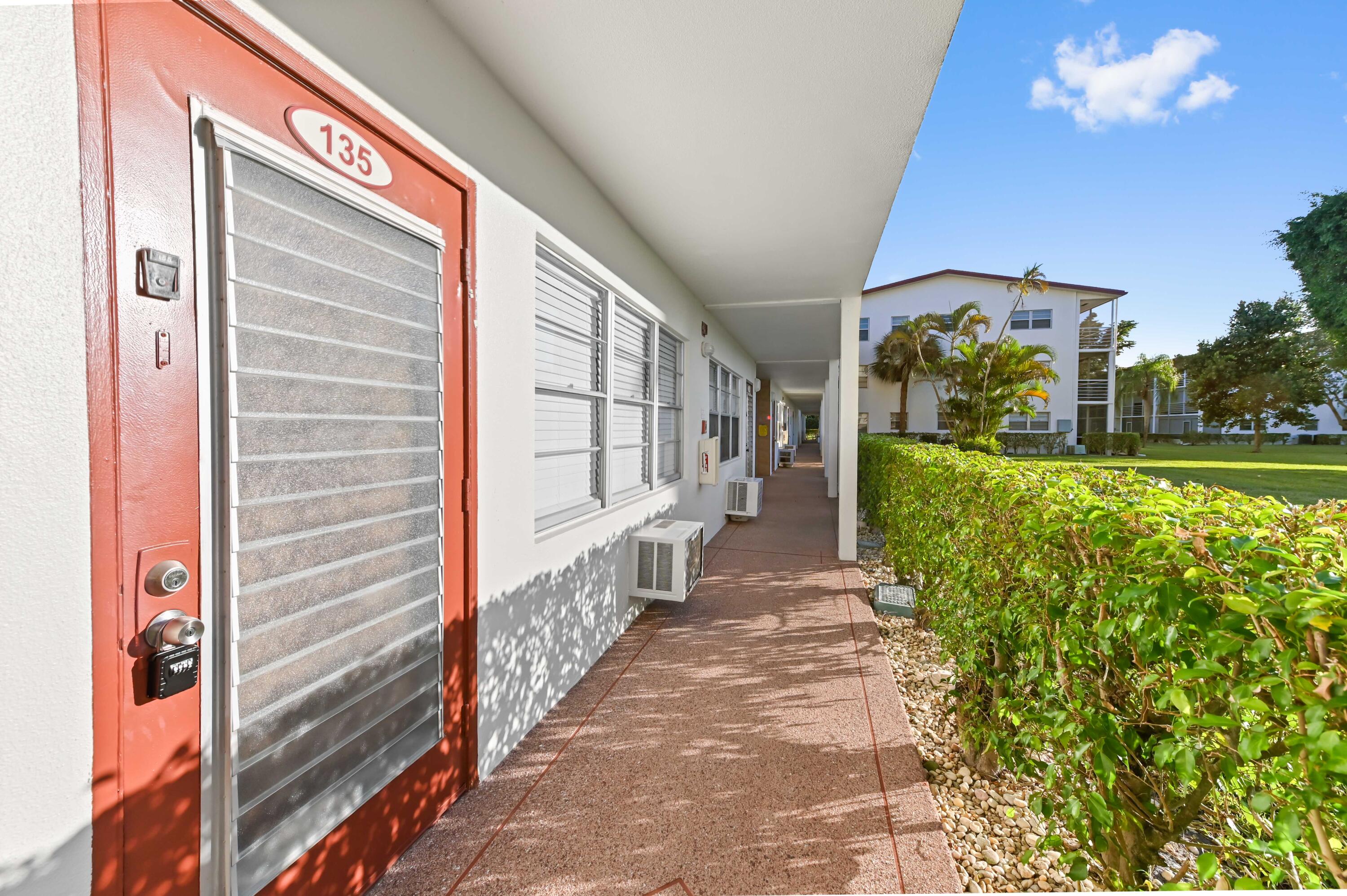 135 Brighton Drive, Unit D Boca Raton, FL 33434 - Photo 3 of 25 05 entry 01