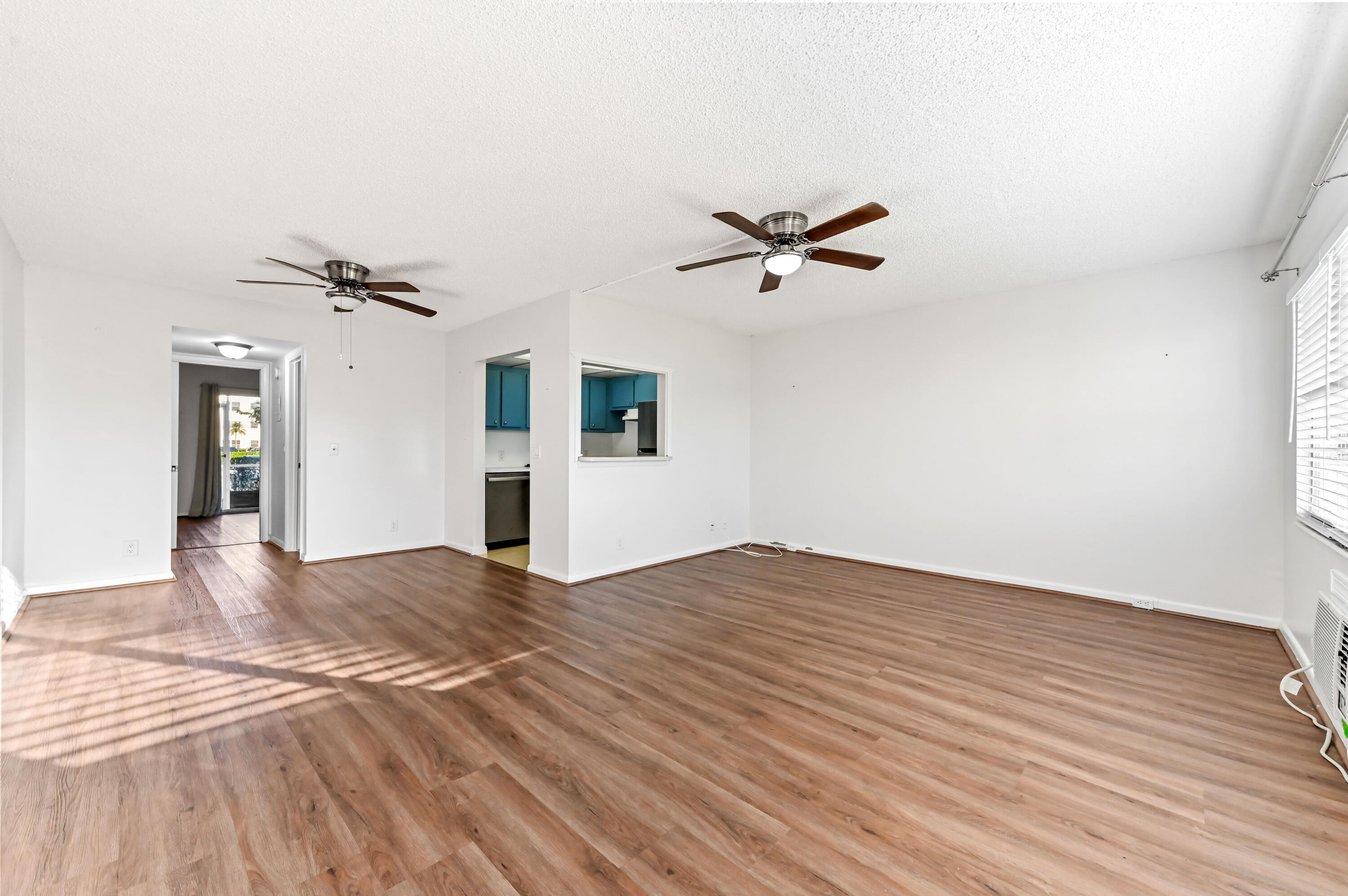135 Brighton Drive, Unit D Boca Raton, FL 33434 - Photo 4 of 25 06 living room 01