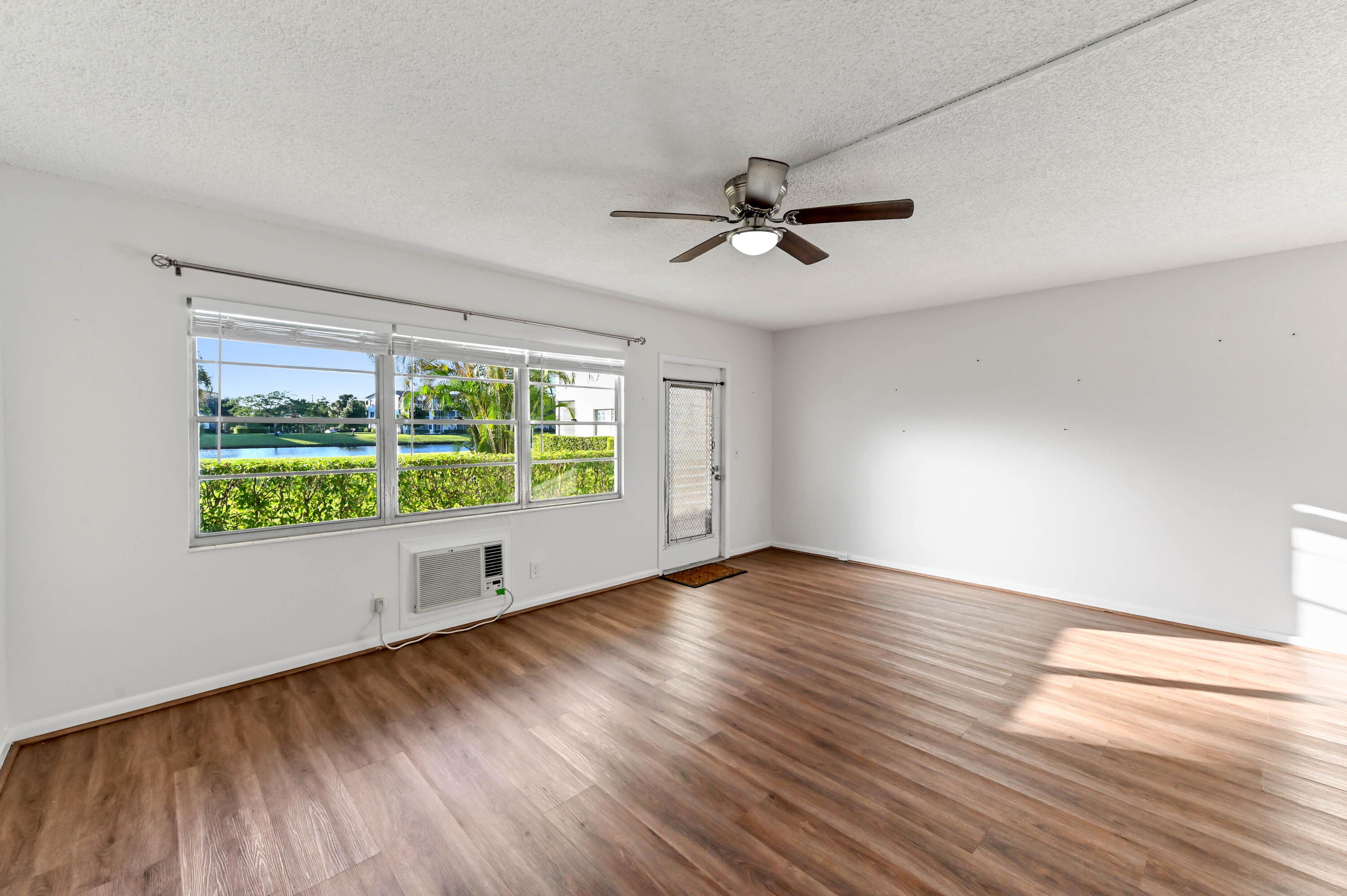135 Brighton Drive, Unit D Boca Raton, FL 33434 - Photo 6 of 25 08 living room 03
