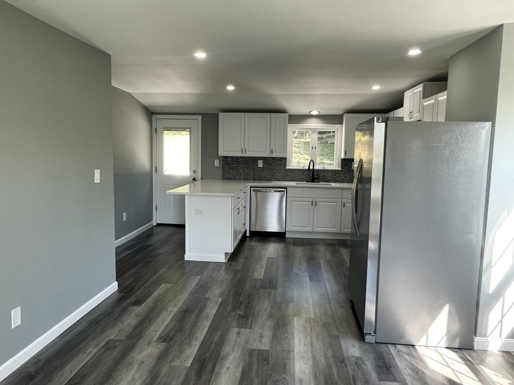 11 Poniken Road Worcester, MA 01606 - Photo 7 of 24 Gallery Image 7