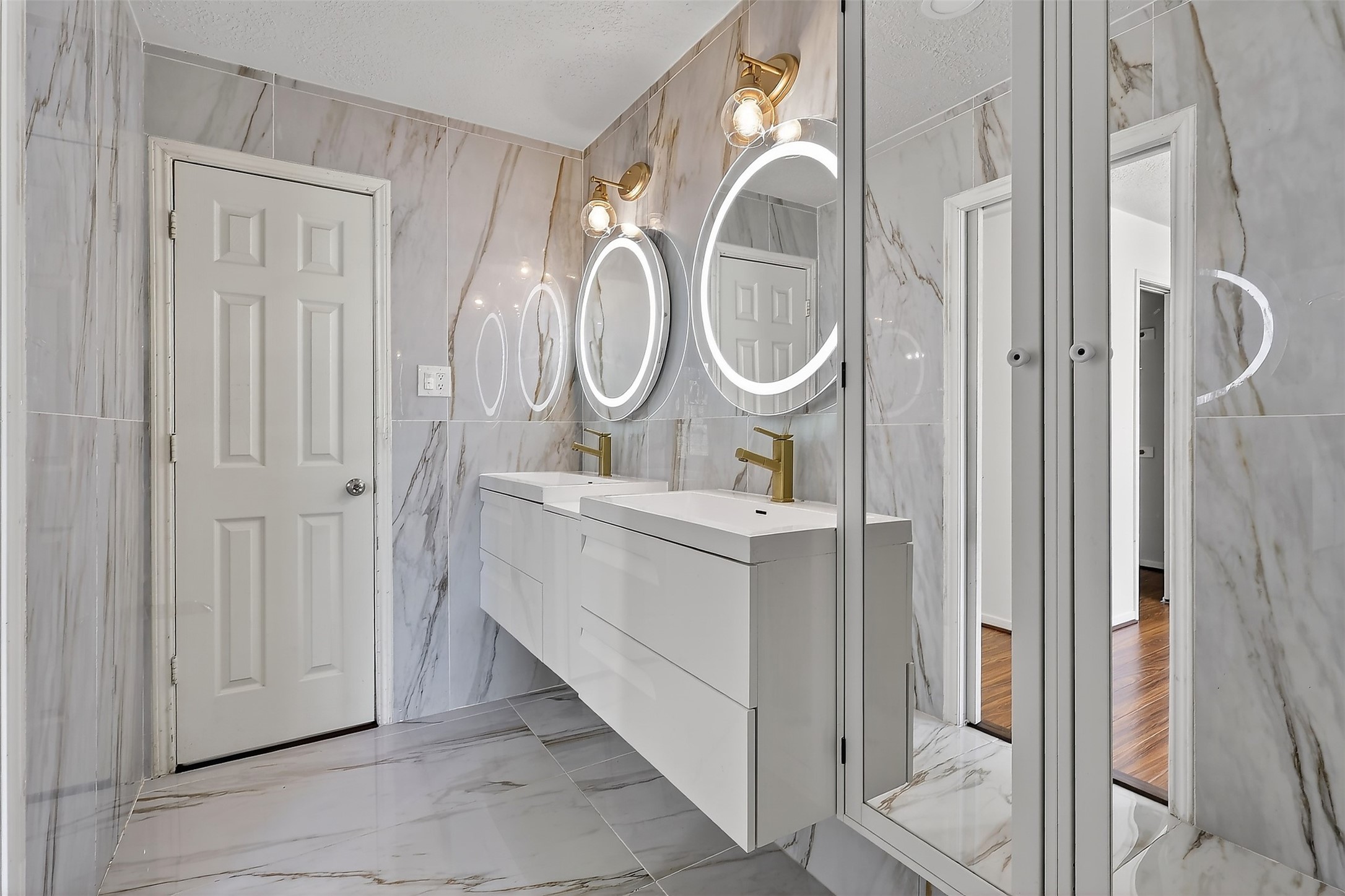 9319 Hudson Bend Circle Houston, TX 77095 - Photo 31 of 42 Gorgeous modern bathroom